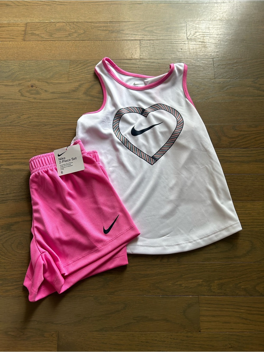 NWT Nike Girls Set size 6
